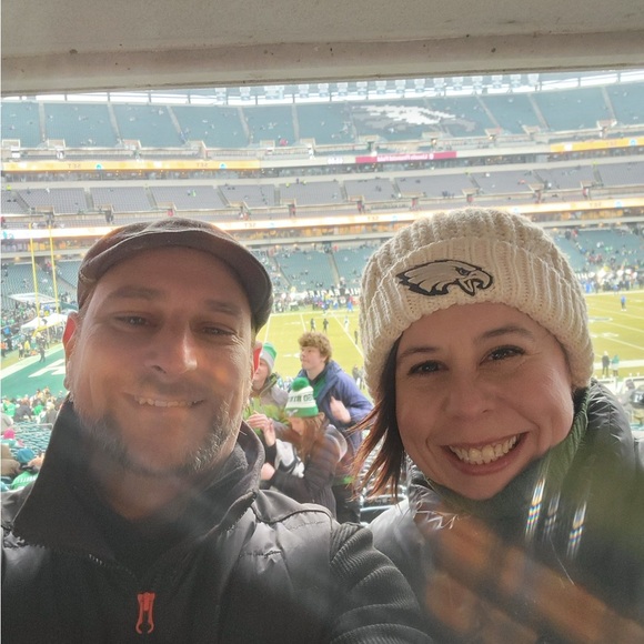 Hi I'm MelJoy....I love to shop and treasure hunt...so you don't have to! - Picture 7 of 11